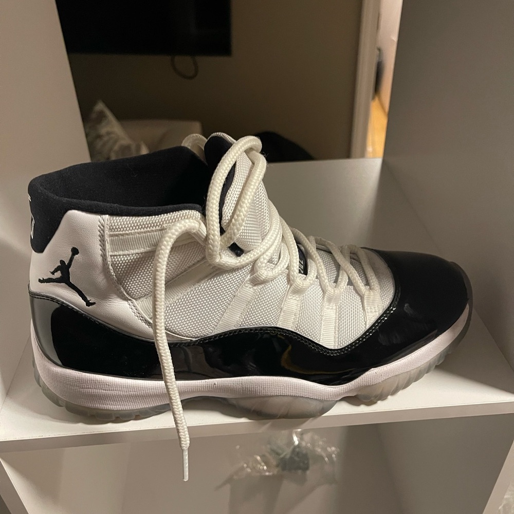 Nike Air Jordan XI 11 Retro Concord 2018 Men’s Size 9.5 White Black 378037-100 - Picture 5 of 12